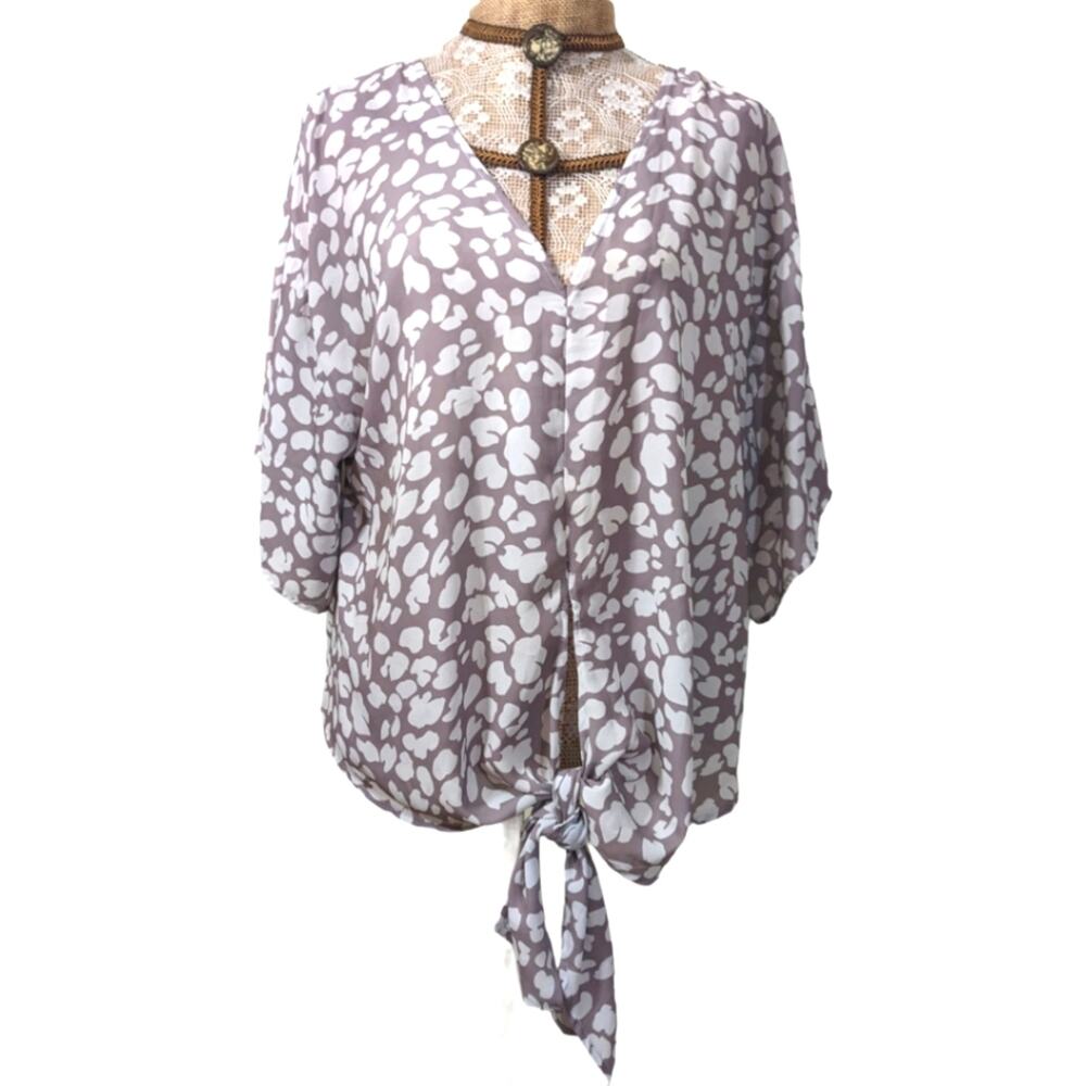 Neutral leopard print v-neck tie waist blouse